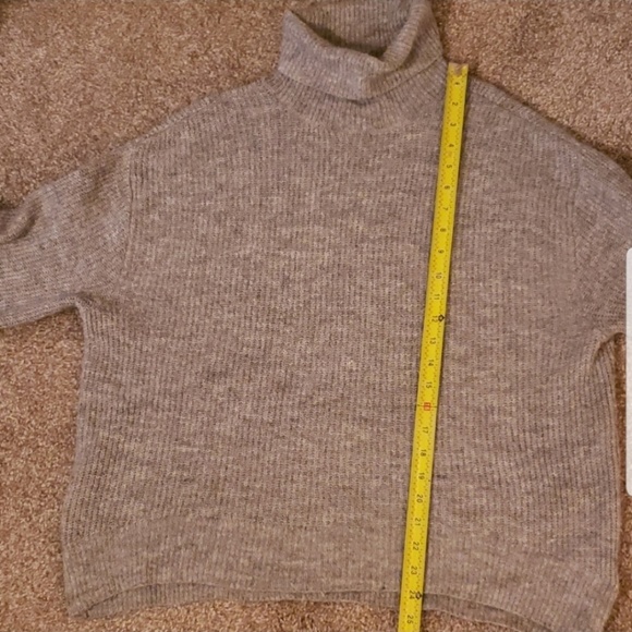 H&m turtleneck sweater - Picture 2 of 3